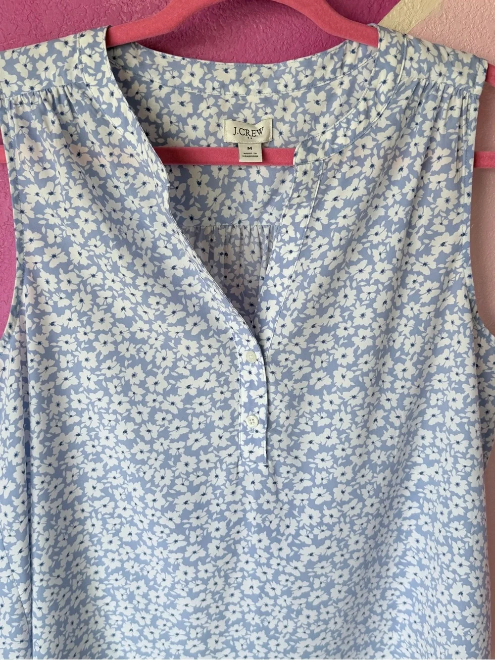 J.Crew Sleeveless Split Neck Floral Blouse Sz M Blue White Ditsy Print